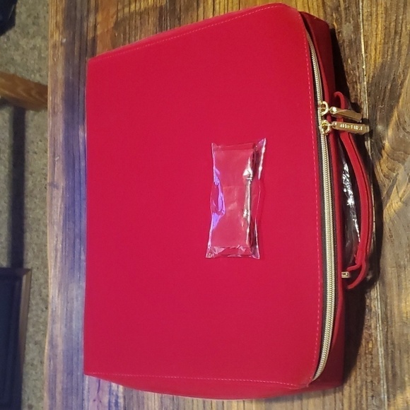 Estee Lauder Red Faux Velvet Makeup Cosmetic Case NWOT - Picture 1 of 6